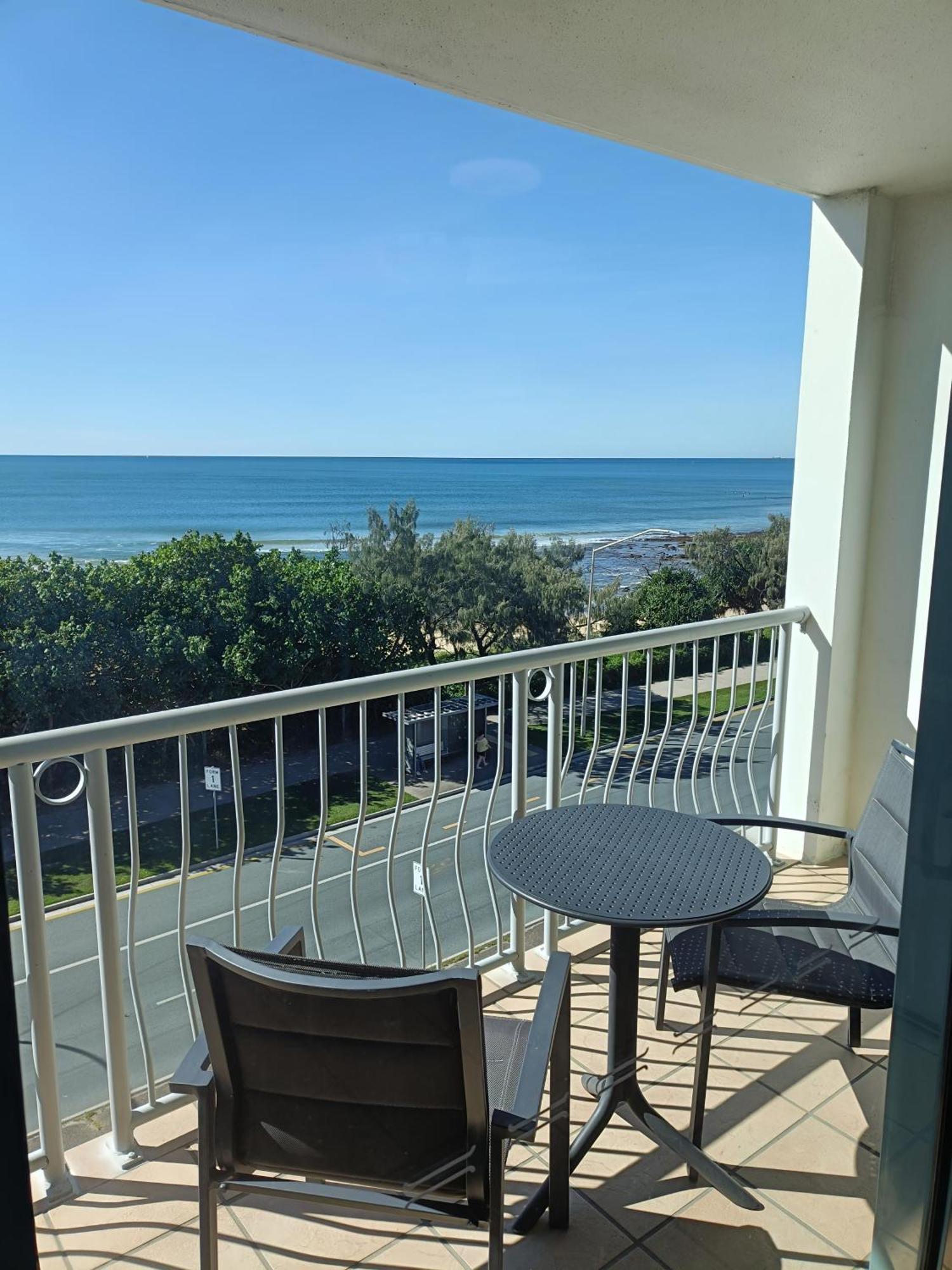 Grand Palais Boolarong Beachside Apartments Alexandra Headland Exterior photo